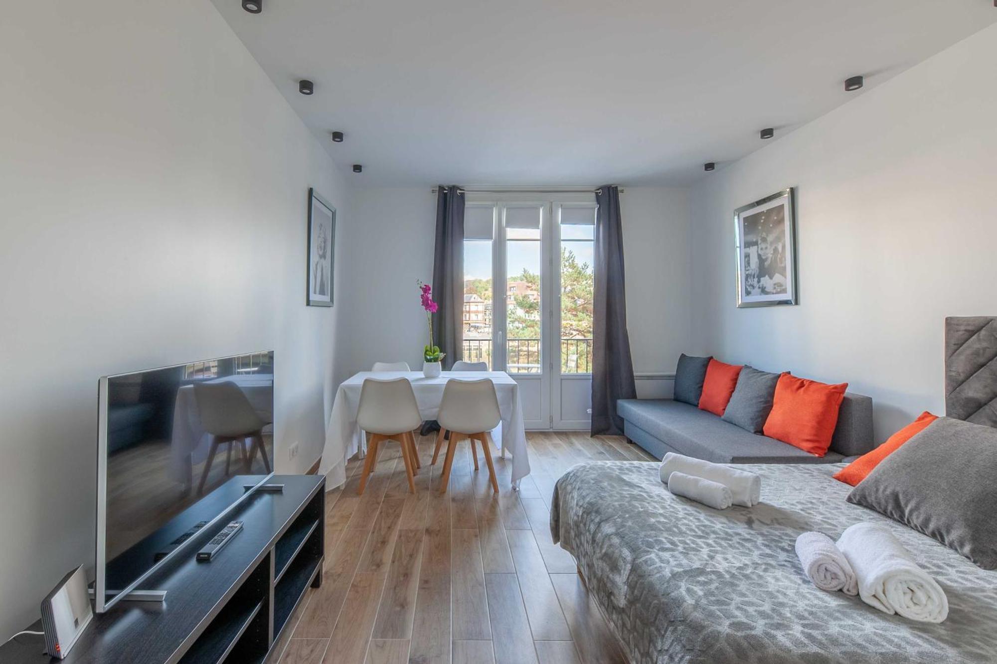 Studio Sleeps 4 With Terrace, 500M Place Morny Довиль Экстерьер фото